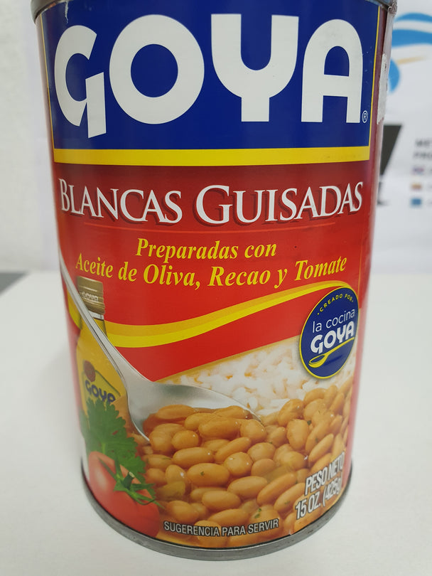 Habichuelas Blancas Guisadas.(425g. preparadas con Aceite de oliva, Recao y Tomate bajo la marca de productos Goya.//
Gestoofde witte bonen. bereid met olijfolie, recao(Koriander) en tomaat onder het productmerk Goya