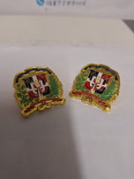 Broche con escudo dominicano/ broches met Dominicaans schild